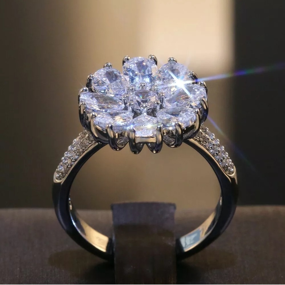 Pretty 925 Silver Rings White Sapphire Flower Ring